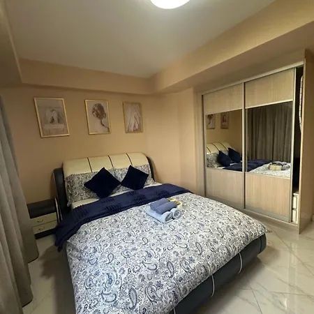 Monarch Parksuites