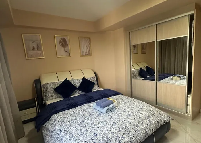 Monarch Parksuites *